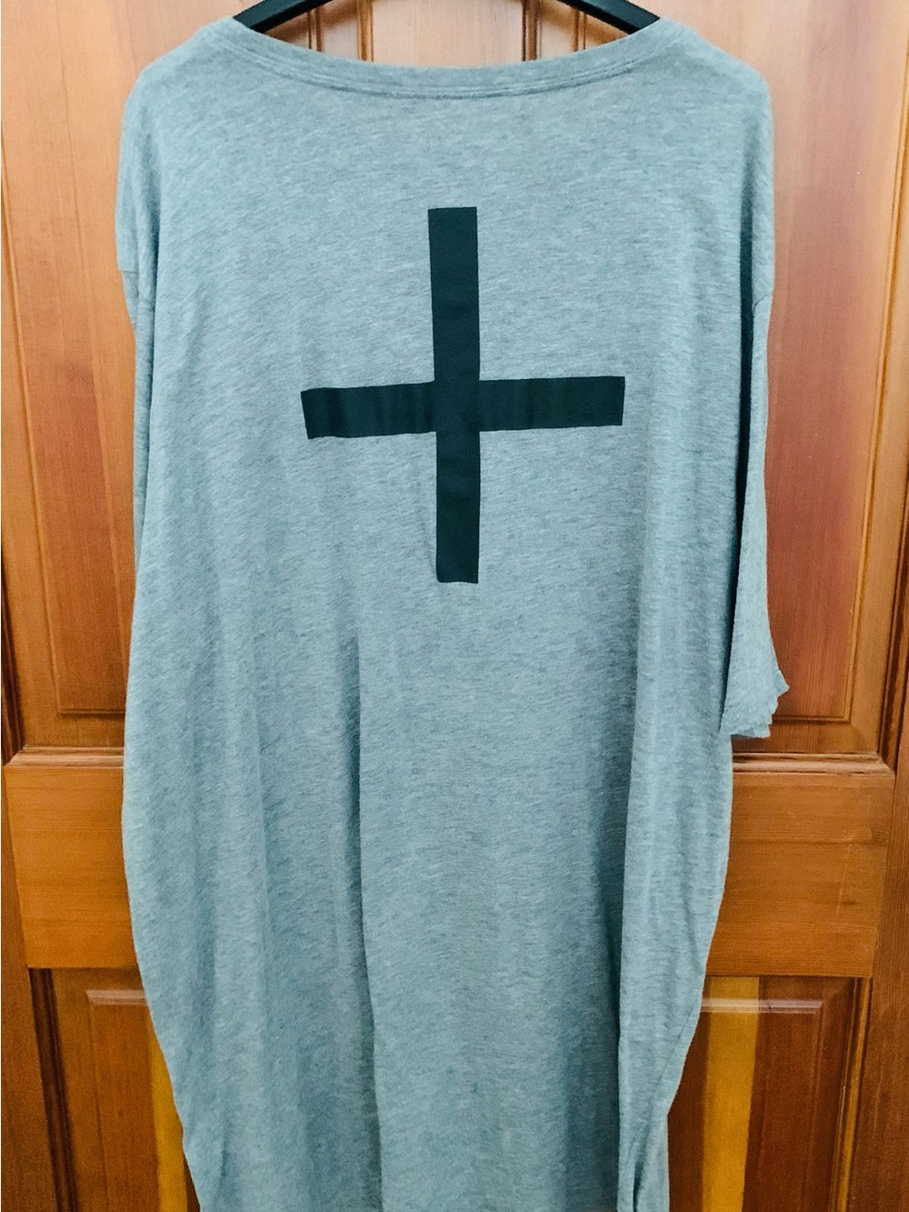 Nike Mens XXLT Gray T Shirt with Black Cross on Back , Short Sleeve